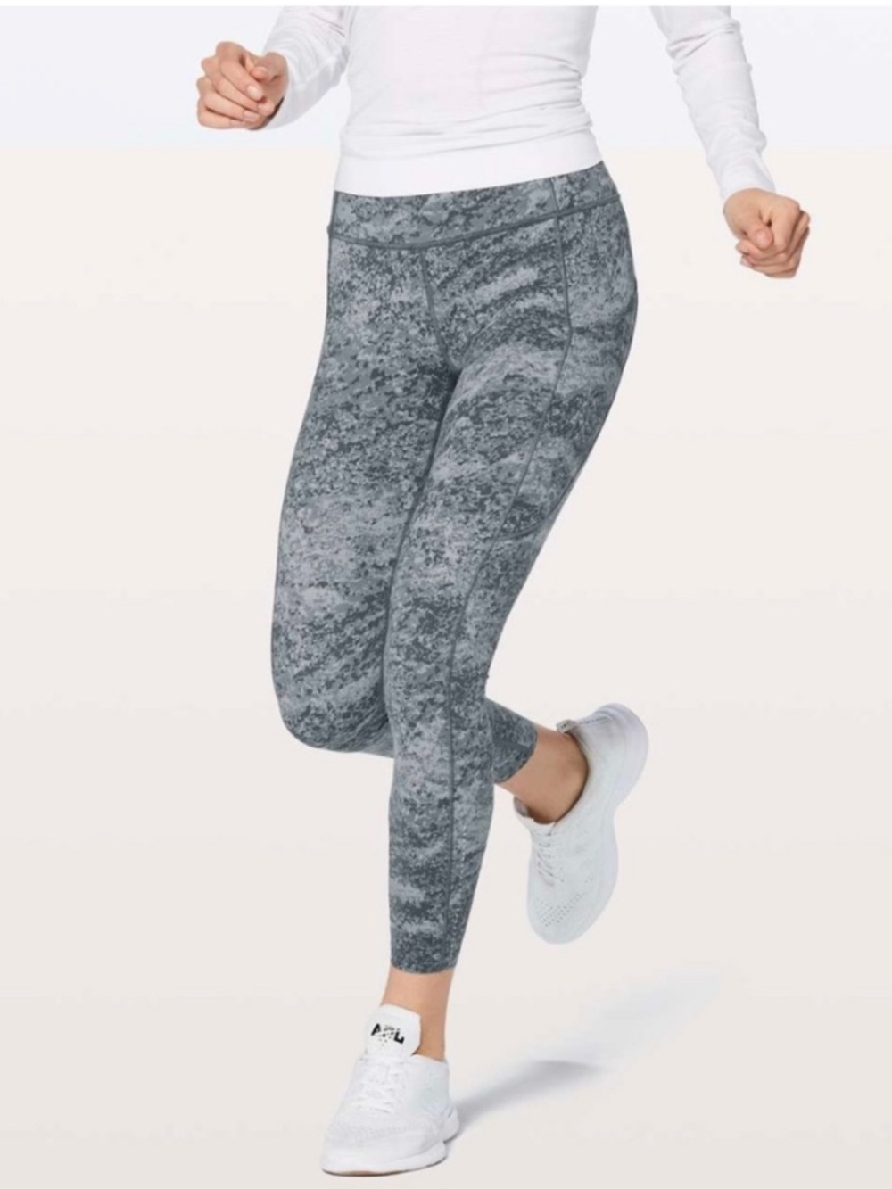 Lululemon Fast and Free 7/8 Tight In Area Ice Gray Size 4